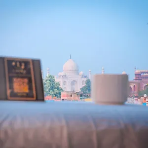 2* Guest house Lucky Restaurant &